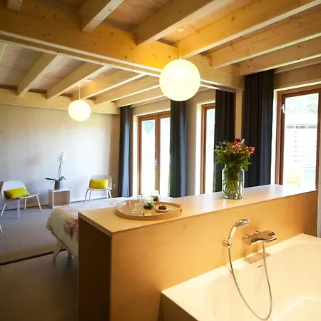 Rum i privatbostad Bed & Coffee Skilleplaatsje *